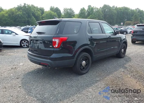 2017 Ford Police Interceptor z USA, uszkodzony, nr VIN 1FM5K8AR6HGD44460
